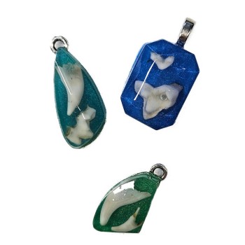 Preview: auke50-5-zahn-harz-epoxidharz-kette-schmuck.jpg