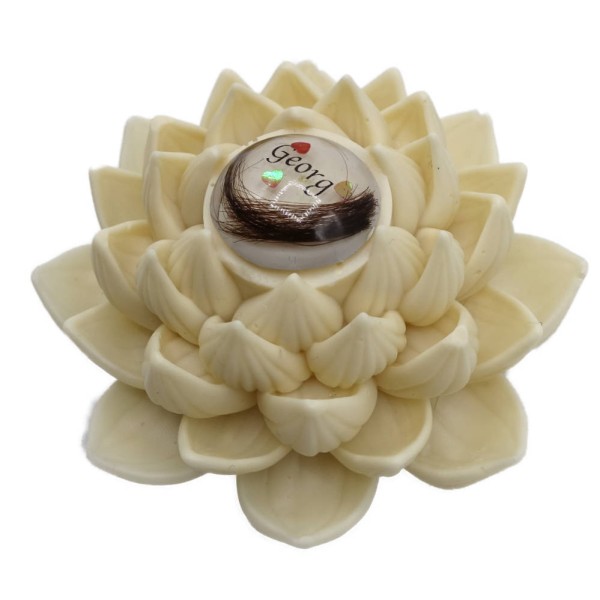 aumm26-2-muttermilch-deko-lotus-blume.jpg